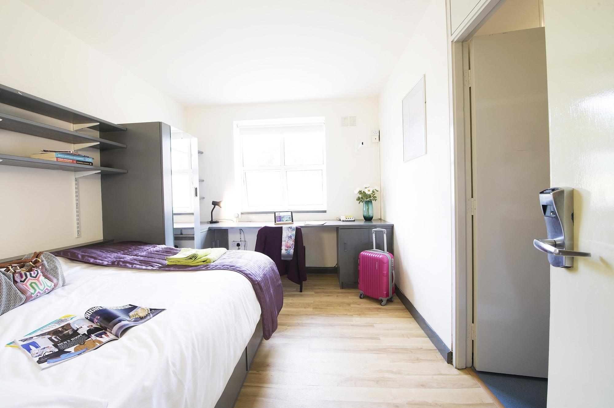 Corrib Village Rooms University Of Голуэй Экстерьер фото