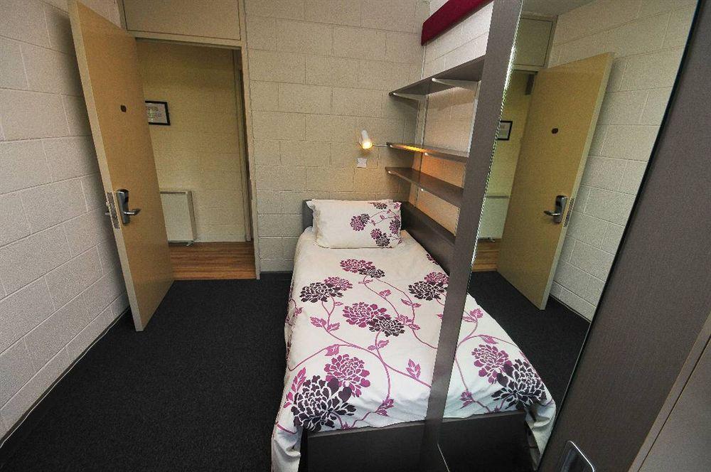 Corrib Village Rooms University Of Голуэй Экстерьер фото