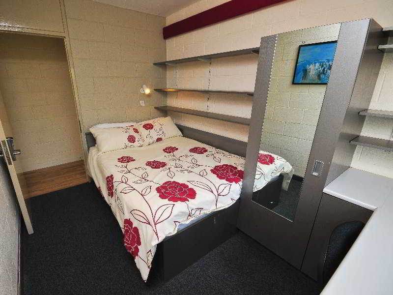 Corrib Village Rooms University Of Голуэй Экстерьер фото