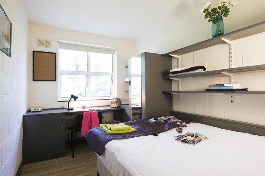 Corrib Village Rooms University Of Голуэй Экстерьер фото