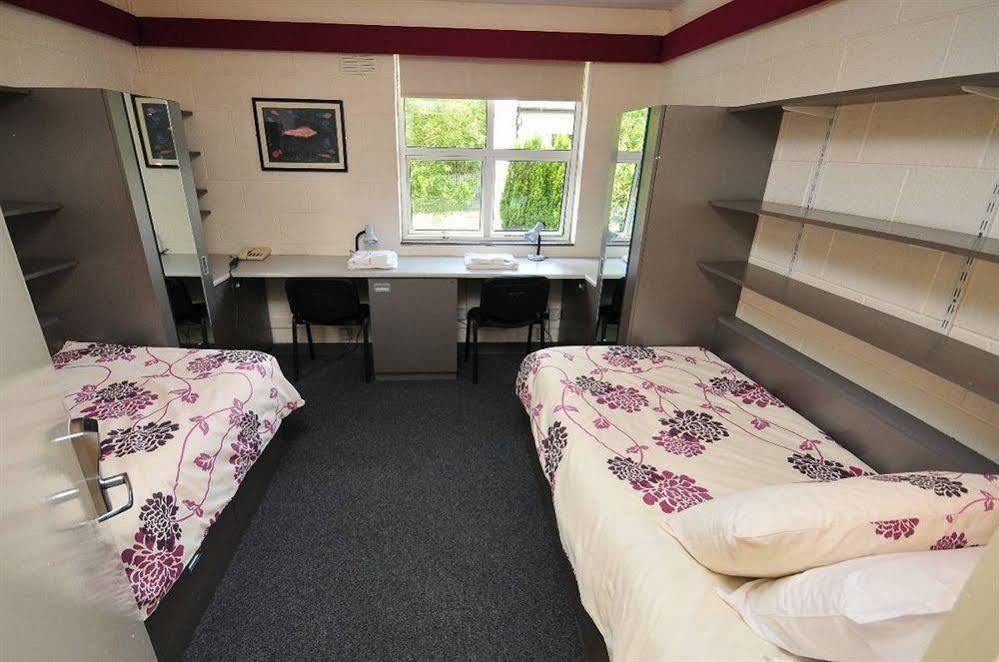 Corrib Village Rooms University Of Голуэй Экстерьер фото